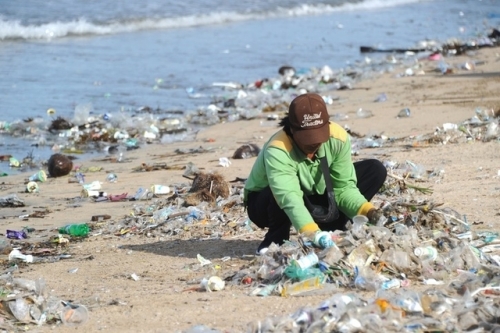 pollution plages plastique.jpg