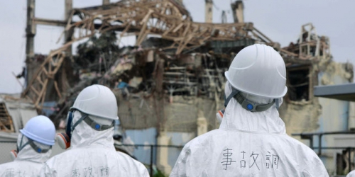 fukushima  ouvriers-travaillent-sur-la-centrale-de_ca75070a60f0b04e40728c09140e088e.jpg